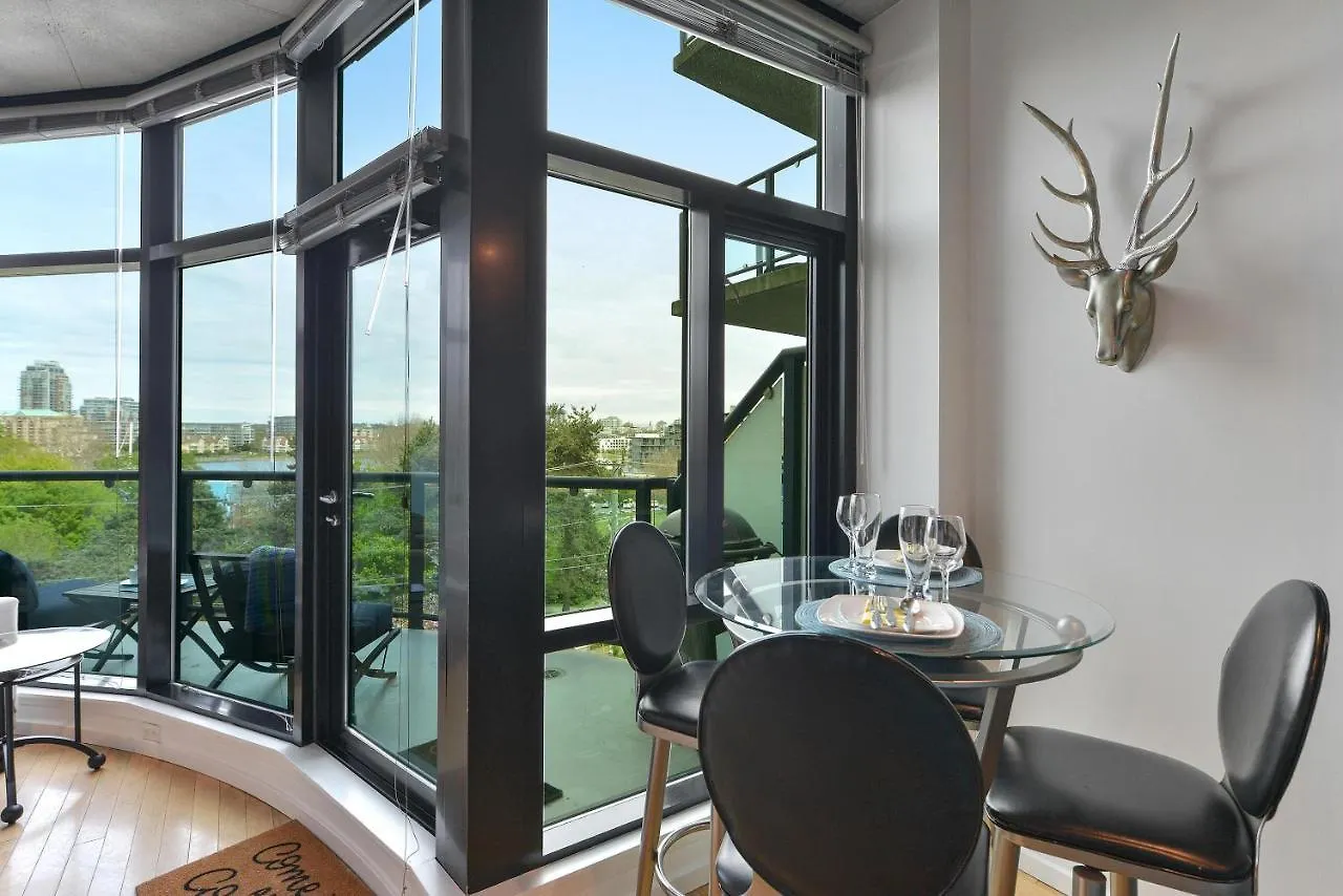 Harbourview Executive Condo Victoria Apartment